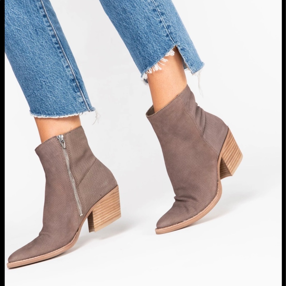 Dolce Vita Asha booties